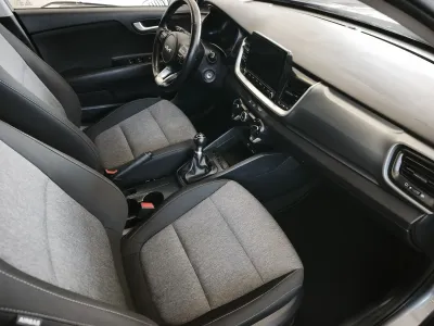 KIA STONIC CONCEPT 1.2 DPI (2023)