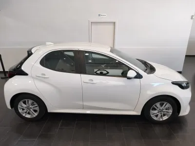 TOYOTA YARIS BUSINESS PLUS 1.5 120H (2022)